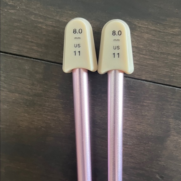 Knit bundle 2xBernat Yarn and Knitting Needles Set - Picture 4 of 9